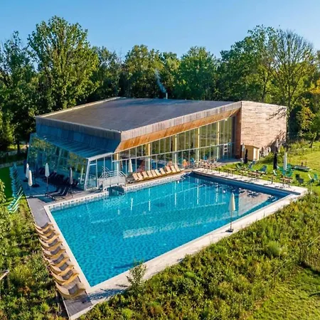 Сasa de vacaciones Waterside Elegance Retreat *
