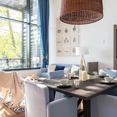 Waterside Elegance Retreat Holiday home *