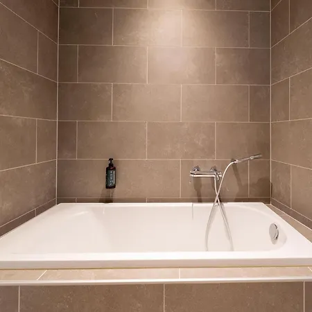 Waterside Elegance Retreat Holiday home