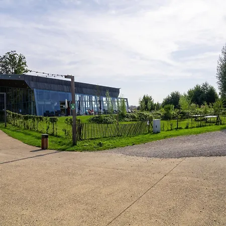 Waterside Elegance Retreat Holiday home