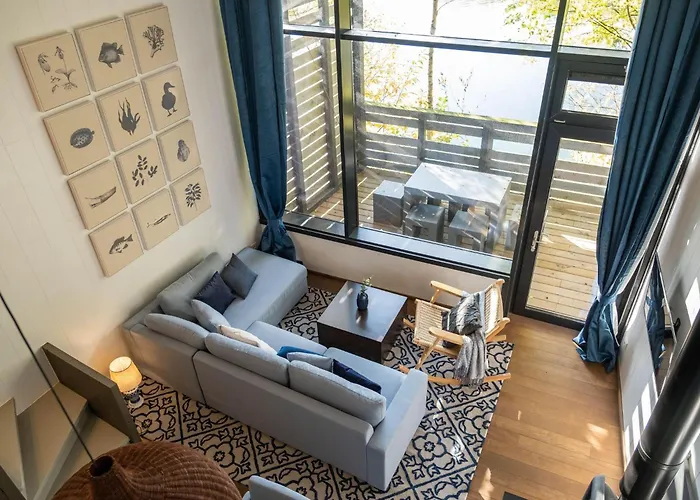 Waterside Elegance Retreat *