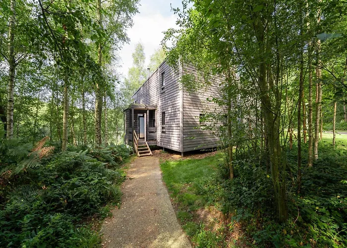 Waterside Elegance Retreat *