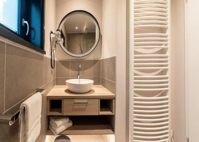 Nyaraló Waterside Elegance Retreat