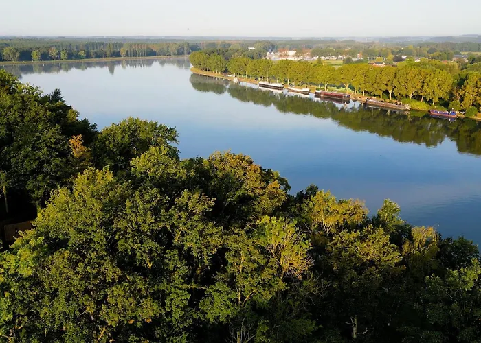 Waterside Elegance Retreat * Antoing